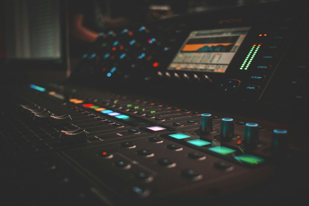 Studion miksauspöytä